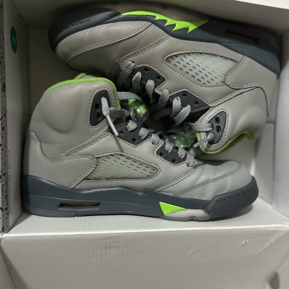 Jordan 5 Retro
Green Bean  (GS) - Picture 1 of 9